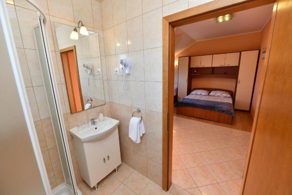 Apartments Vila Miranda Vodice Exterior photo