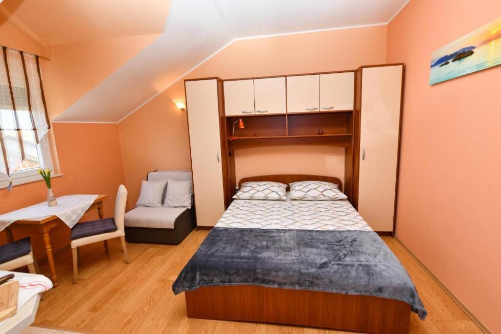 Apartments Vila Miranda Vodice Exterior photo