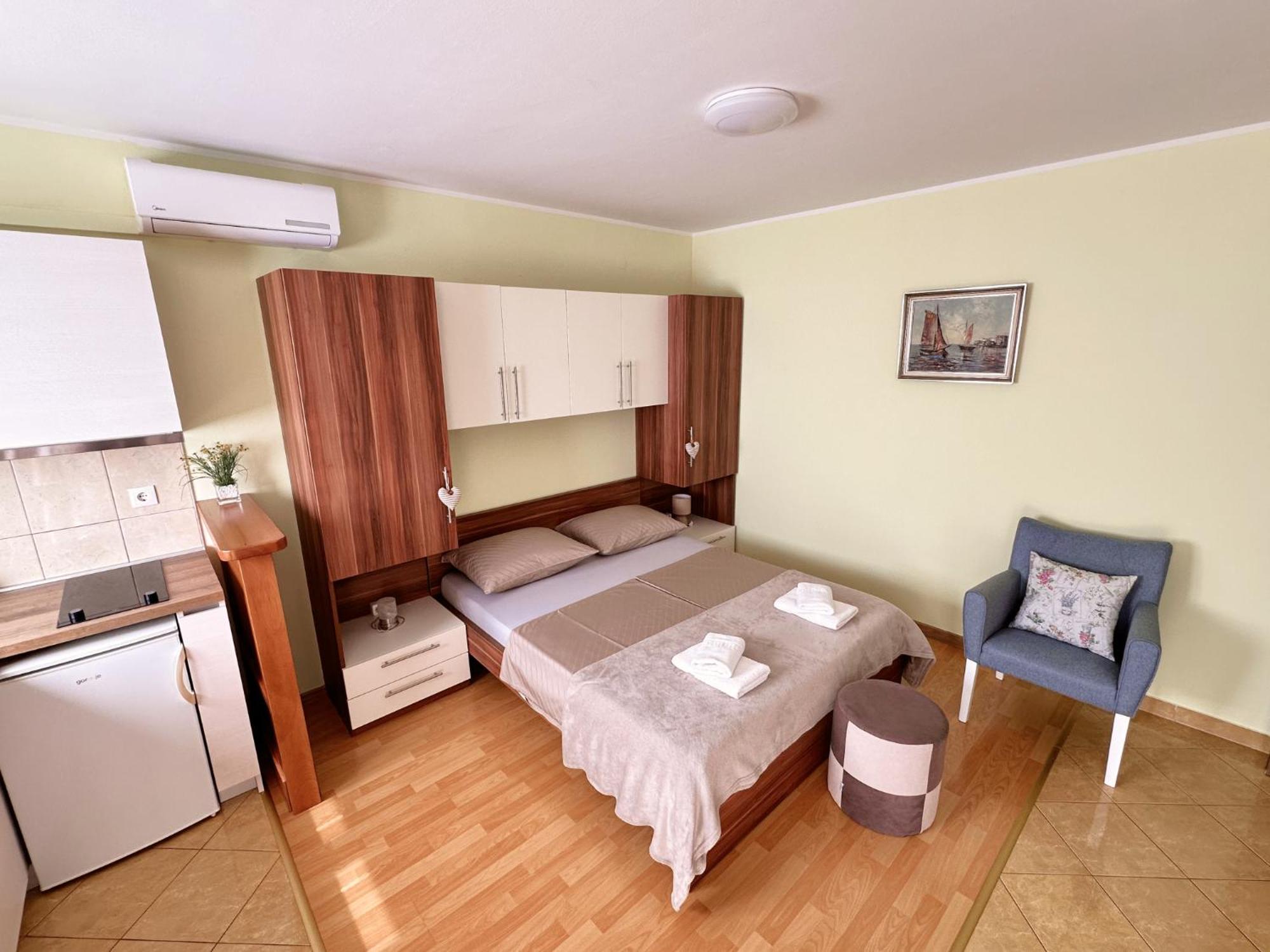 Apartments Vila Miranda Vodice Exterior photo