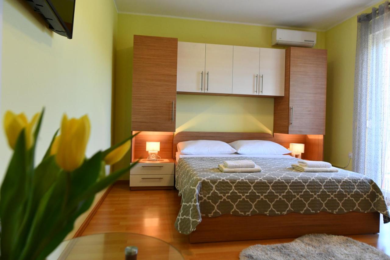 Apartments Vila Miranda Vodice Exterior photo
