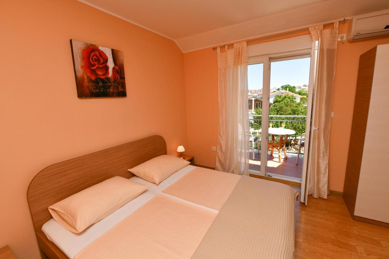 Apartments Vila Miranda Vodice Exterior photo