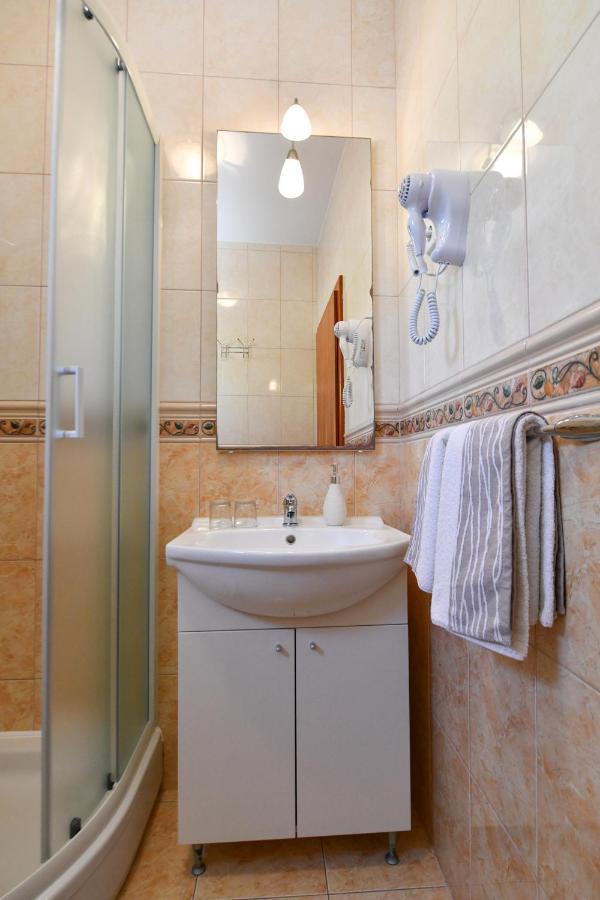 Apartments Vila Miranda Vodice Exterior photo