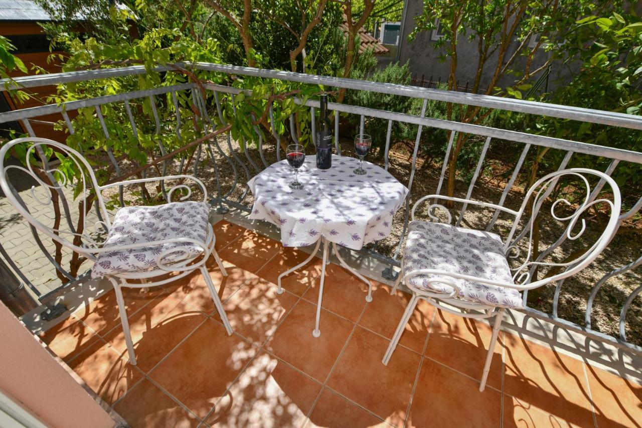Apartments Vila Miranda Vodice Exterior photo
