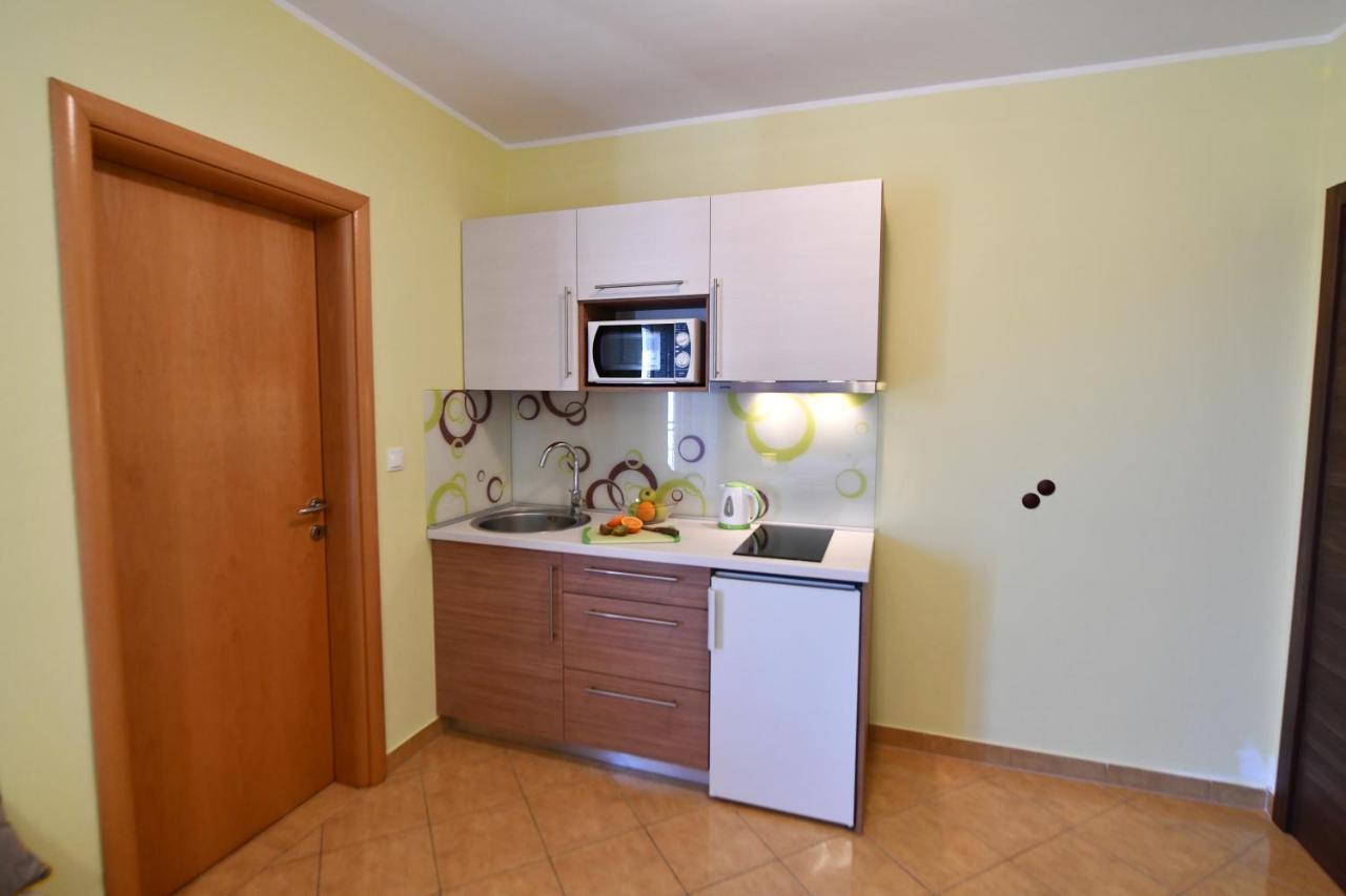 Apartments Vila Miranda Vodice Exterior photo