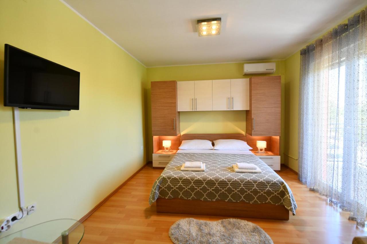 Apartments Vila Miranda Vodice Exterior photo